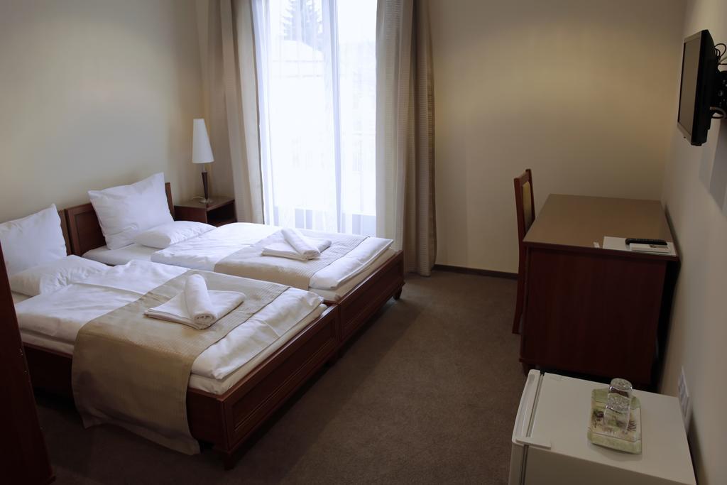 Hotel Brill Orosháza Esterno foto